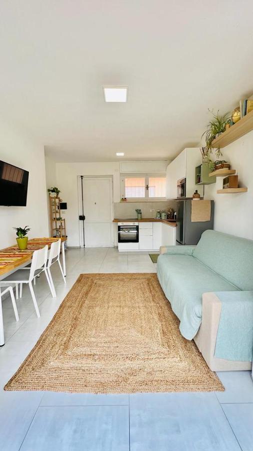 Silvy's Sunny House *